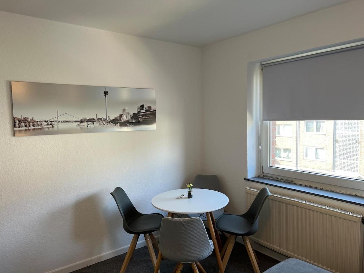 Mit Balkon Am Rhein